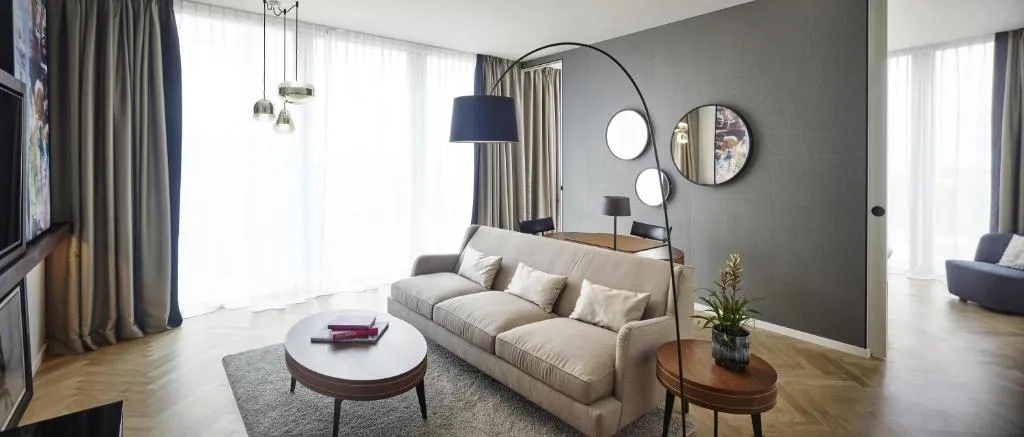 Suite Lit King-Size - Vue sur Parc – photo 1